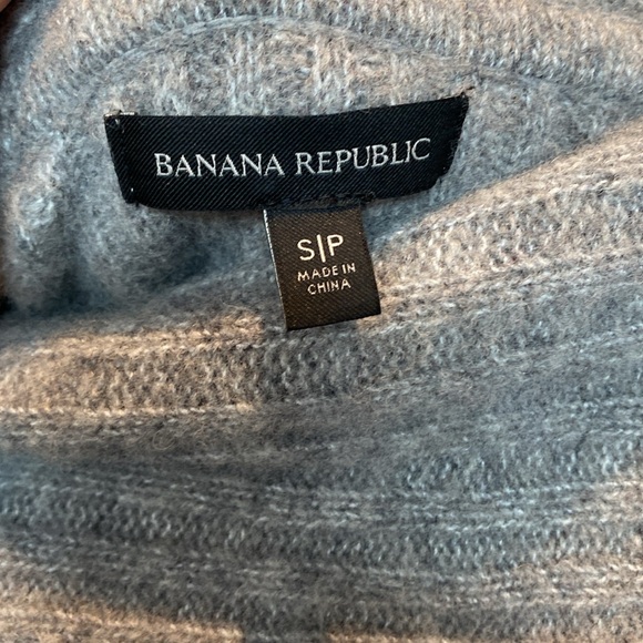 Banana Republic, PLUME OFF-SHOULDER SWEATER TOP , gray, size Sm EUC - Picture 4 of 8